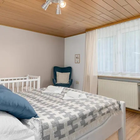 Zur Alten Burg/familientreffen/edersee *